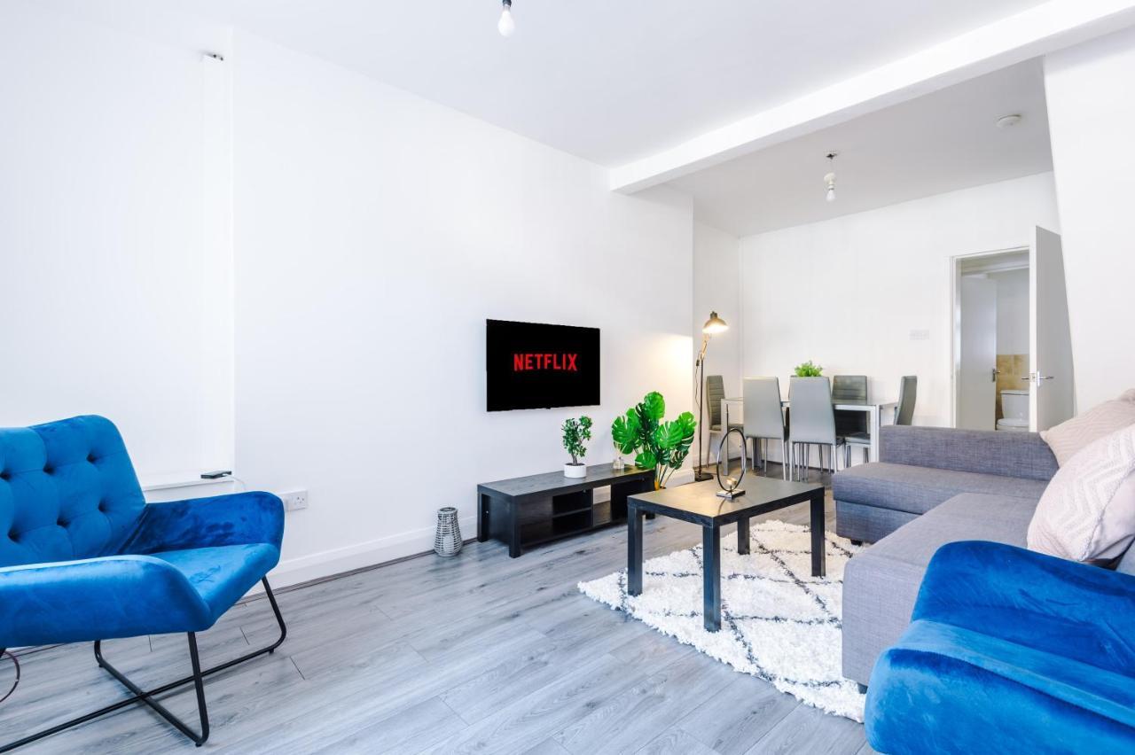 Stylish 2 Bedroom House, Entire Home, Free Parking, Wifi & Netflix 리버풀 외부 사진